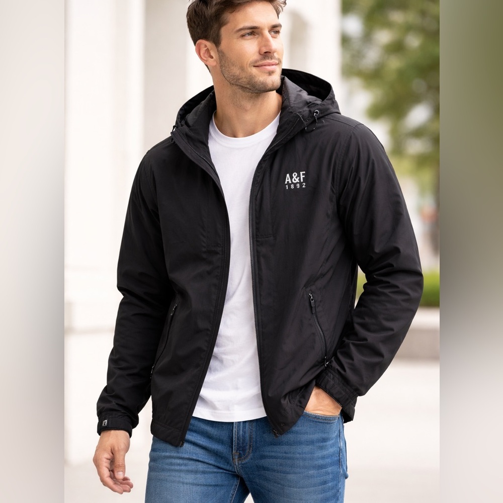 Abercrombie & Fitch Men's Black Hooded Windbreaker size small